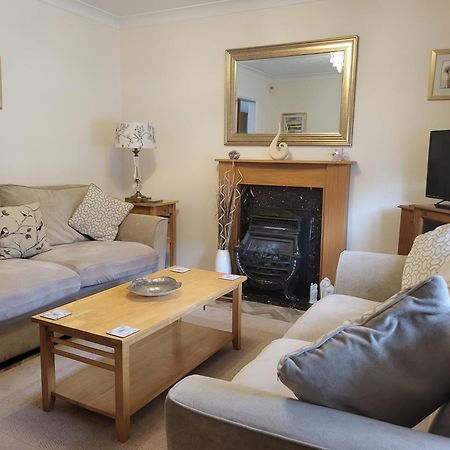 Grayz Townhouse - Free Onsite Parking For 2 Cars Villa Lincoln Exteriör bild