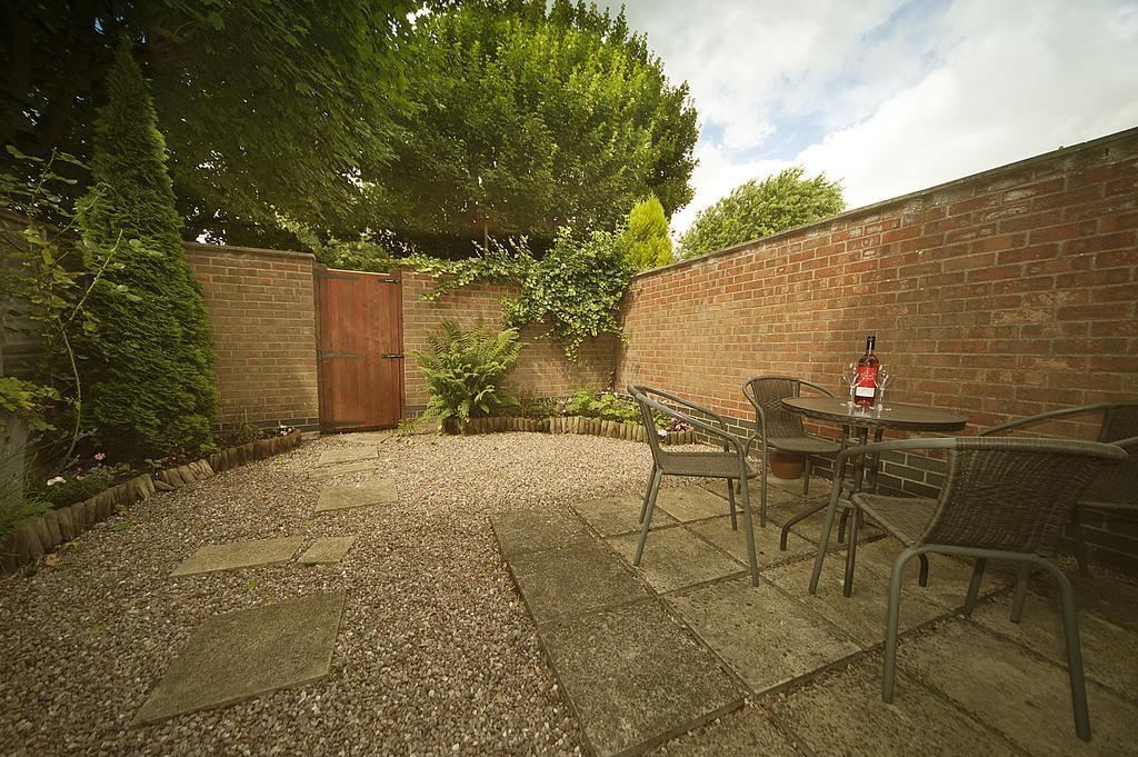 Grayz Townhouse - Free Onsite Parking For 2 Cars Villa Lincoln Rum bild